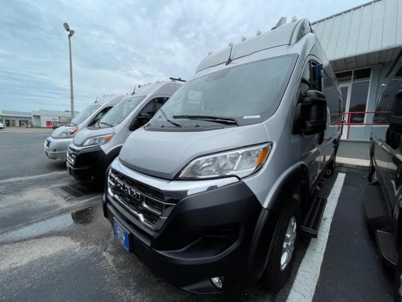 2025 Coachmen 2025 Coachmen Nova - thumbnail 4