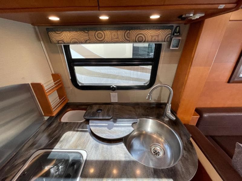 2014 Leisure Travel Vans 2014 Leisure Travel Vans Unity - thumbnail 17