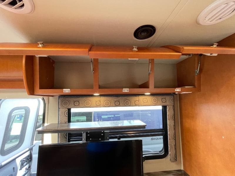 2014 Leisure Travel Vans 2014 Leisure Travel Vans Unity - thumbnail 19