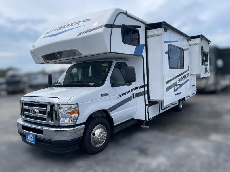 2025 Forest River 2025 Forest River Sunseeker - thumbnail 4