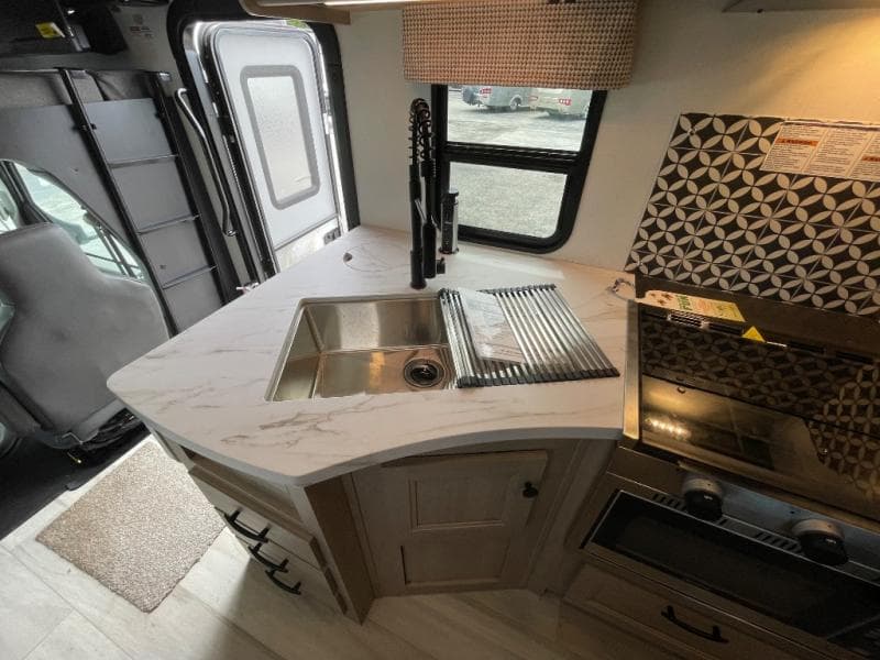 2025 Forest River 2025 Forest River Sunseeker - thumbnail 38