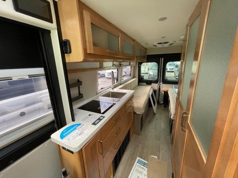 2025 Coachmen 2025 Coachmen Nova - thumbnail 14