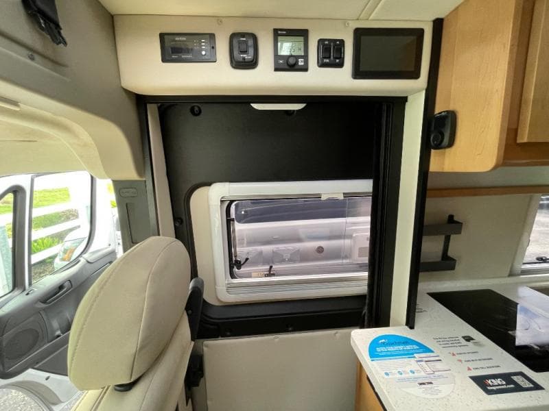 2025 Coachmen 2025 Coachmen Nova - thumbnail 15