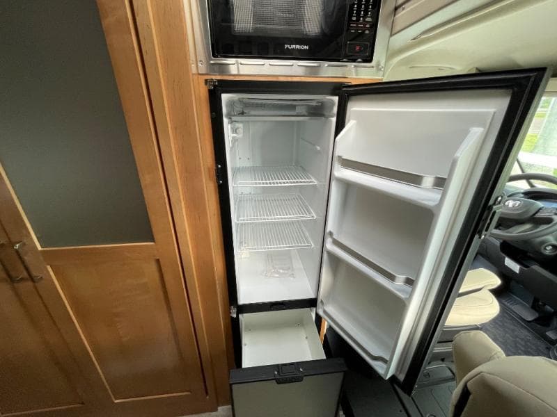 2025 Coachmen 2025 Coachmen Nova - thumbnail 20