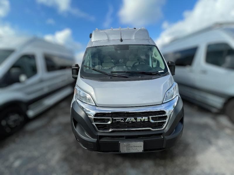 2025 Coachmen 2025 Coachmen Nova - thumbnail 3