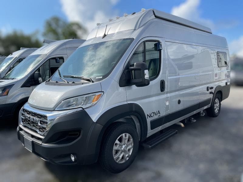 2025 Coachmen 2025 Coachmen Nova - thumbnail 4