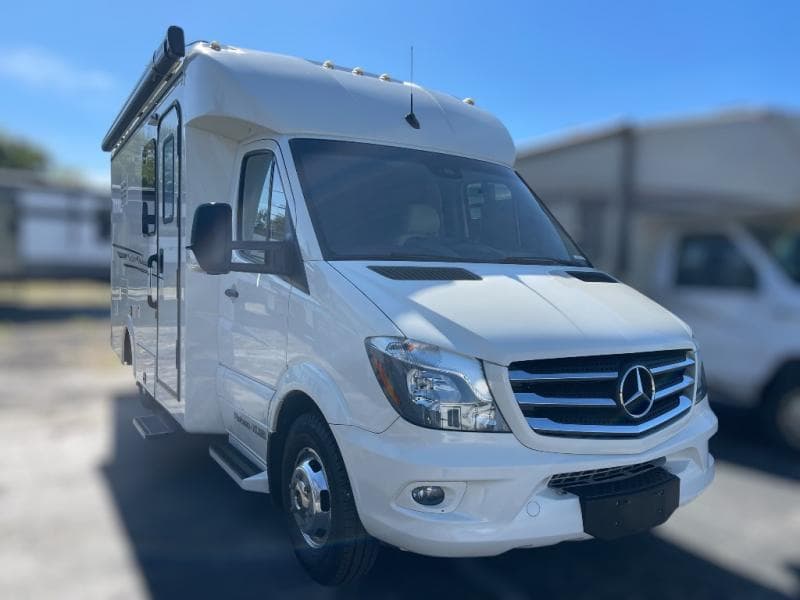 2019 Pleasure-Way Plateau XLMB