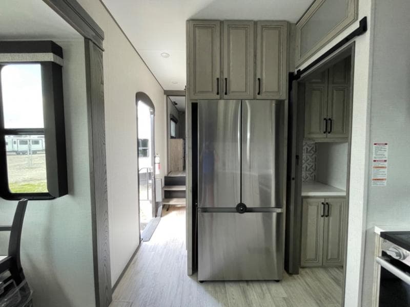 2025 Keystone RV 2025 Keystone RV Alpine Avalanche Edition - thumbnail 21