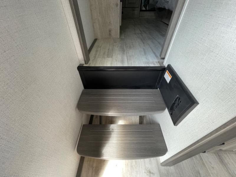 2025 Keystone RV 2025 Keystone RV Alpine Avalanche Edition - thumbnail 23