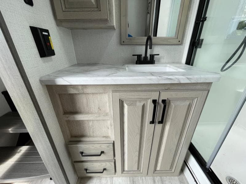 2025 Keystone RV 2025 Keystone RV Alpine Avalanche Edition - thumbnail 26