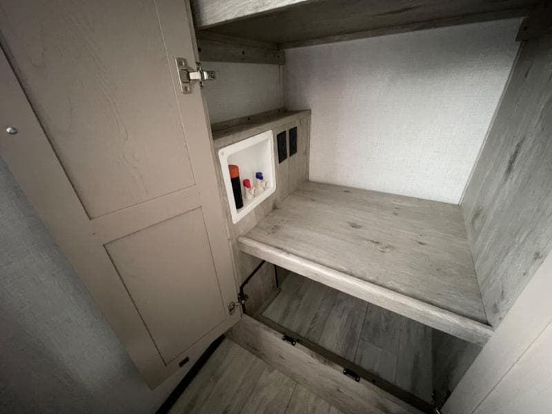 2025 Keystone RV 2025 Keystone RV Alpine Avalanche Edition - thumbnail 35