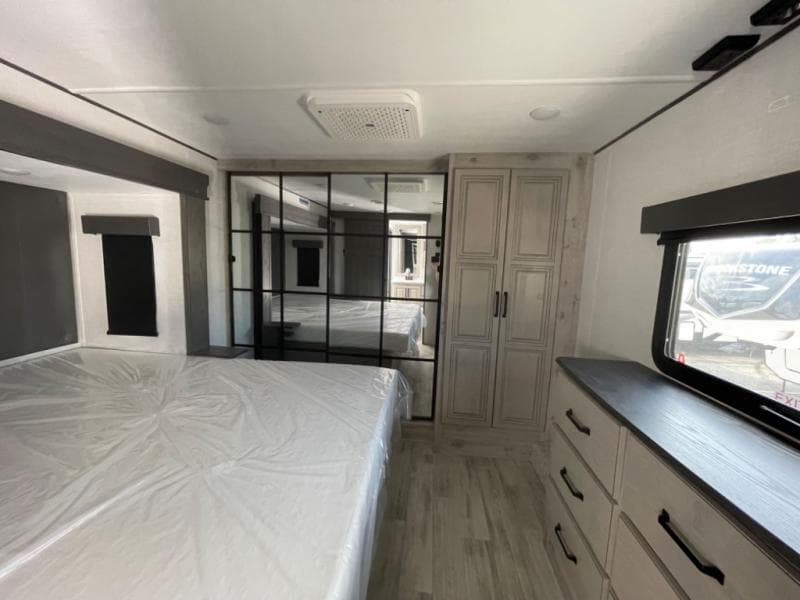 2025 Keystone RV 2025 Keystone RV Alpine Avalanche Edition - thumbnail 33