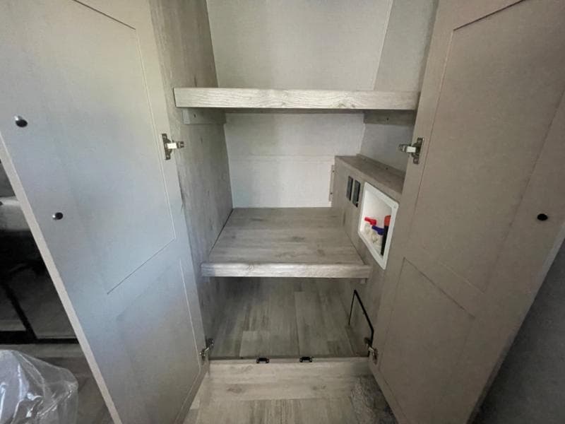 2025 Keystone RV 2025 Keystone RV Alpine Avalanche Edition - thumbnail 36