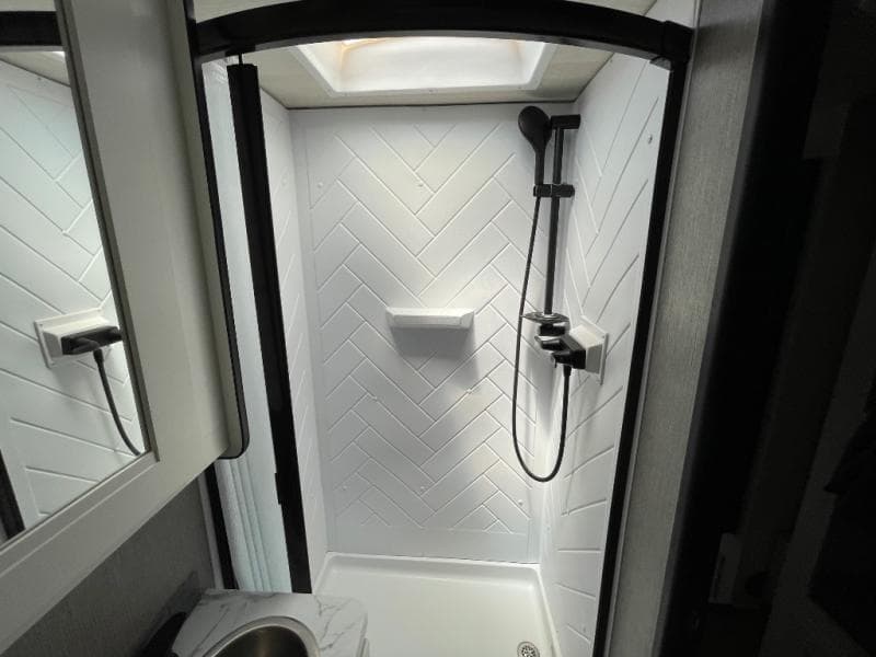 2025 Nexus RV 2025 Nexus RV Triumph - thumbnail 33