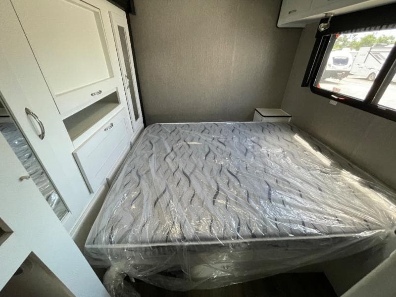 2025 Nexus RV 2025 Nexus RV Triumph - thumbnail 35