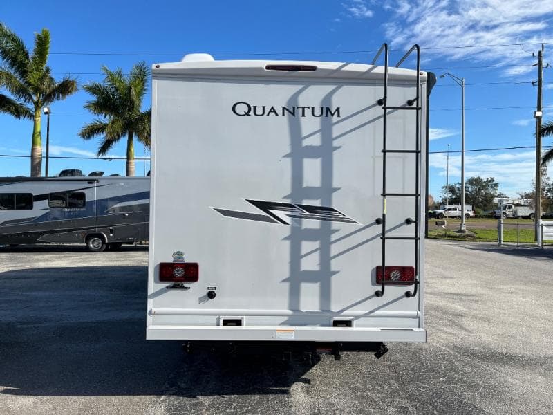 2025 Thor Motor Coach 2025 Thor Motor Coach Quantum - thumbnail 12