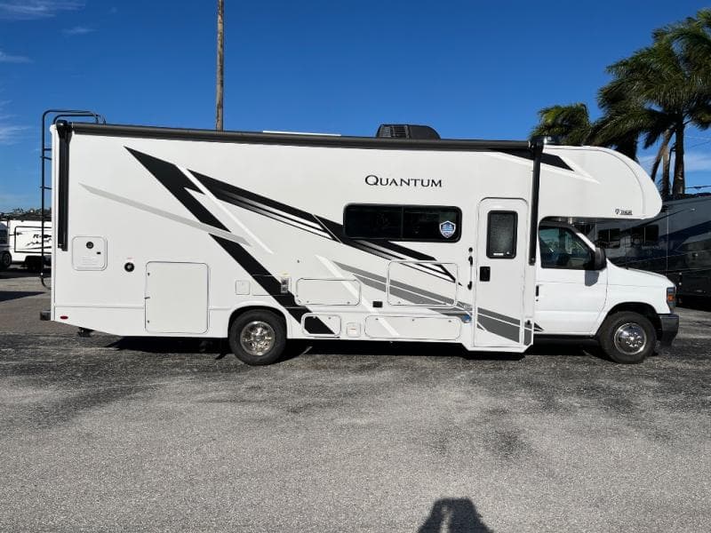 2025 Thor Motor Coach 2025 Thor Motor Coach Quantum - thumbnail 14