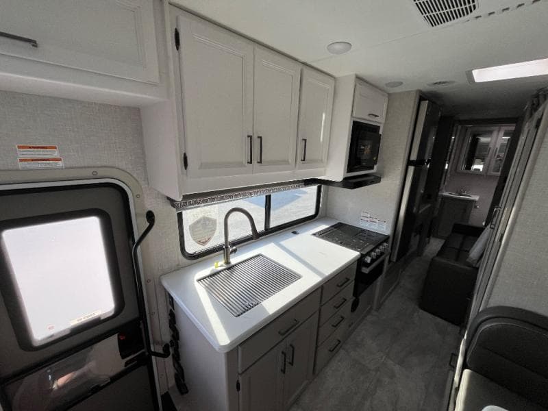 2025 Thor Motor Coach 2025 Thor Motor Coach Quantum - thumbnail 27