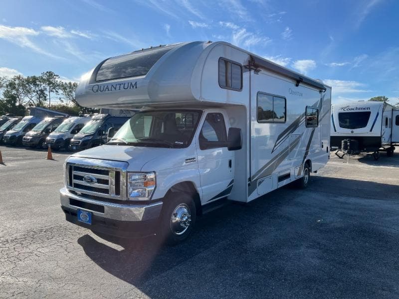 2025 Thor Motor Coach 2025 Thor Motor Coach Quantum - thumbnail 4