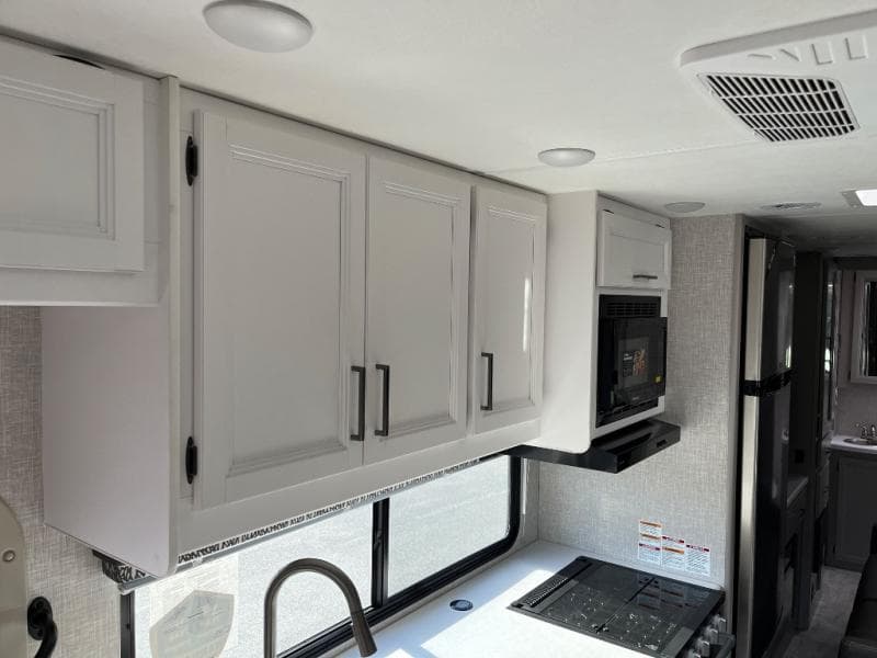 2025 Thor Motor Coach 2025 Thor Motor Coach Quantum - thumbnail 34