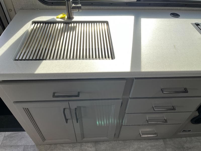 2025 Thor Motor Coach 2025 Thor Motor Coach Quantum - thumbnail 36