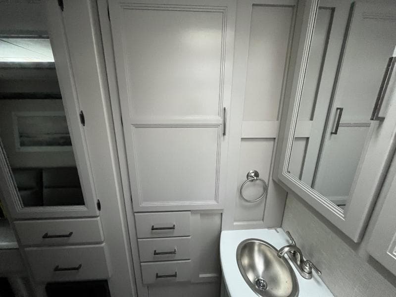 2025 Thor Motor Coach 2025 Thor Motor Coach Quantum - thumbnail 49