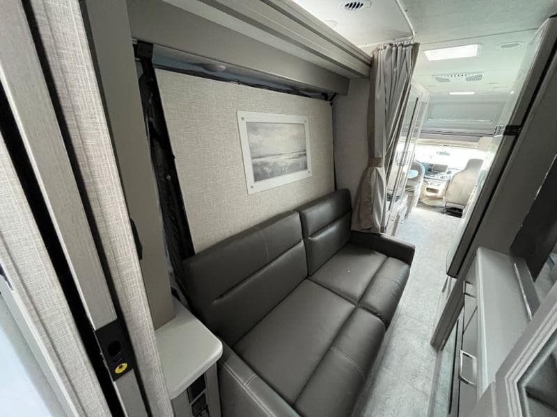 2025 Thor Motor Coach 2025 Thor Motor Coach Quantum - thumbnail 55