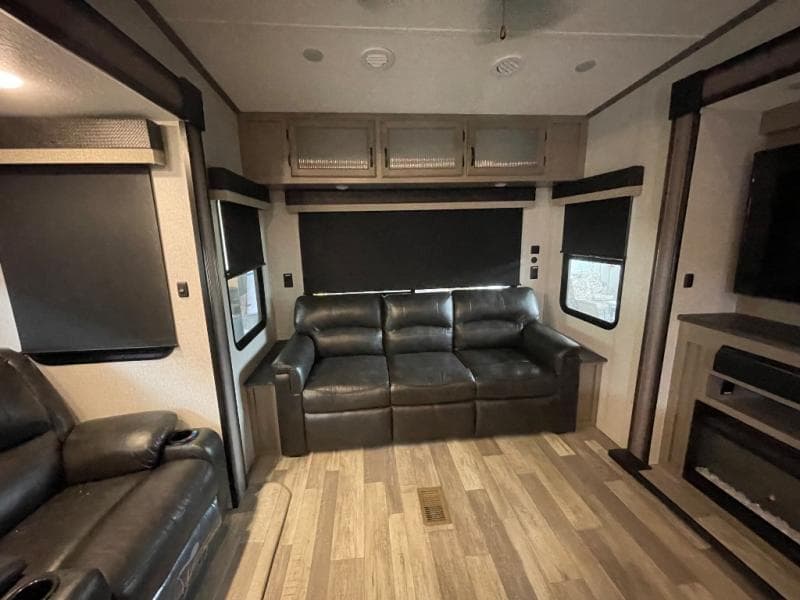 2023 Coachmen 2023 Coachmen Chaparral - thumbnail 20