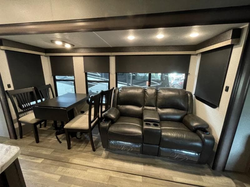 2023 Coachmen 2023 Coachmen Chaparral - thumbnail 21