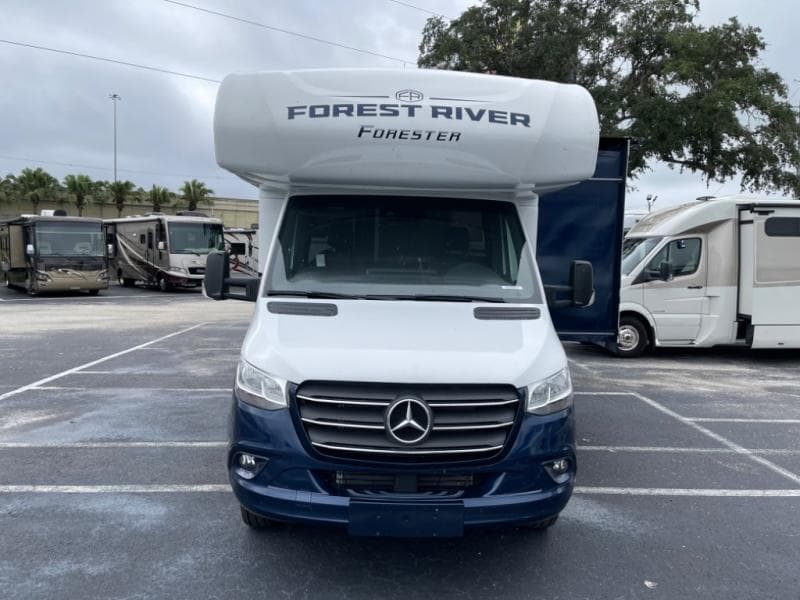 2025 Forest River 2025 Forest River Forester - thumbnail 3