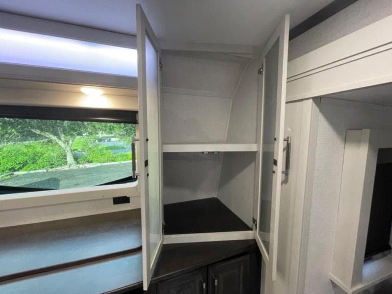 2025 Keystone RV 2025 Keystone RV Alpine - thumbnail 17