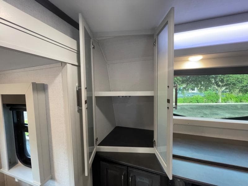 2025 Keystone RV 2025 Keystone RV Alpine - thumbnail 18