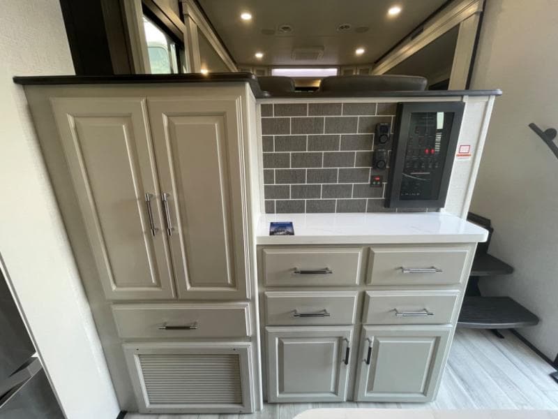 2025 Keystone RV 2025 Keystone RV Alpine - thumbnail 24