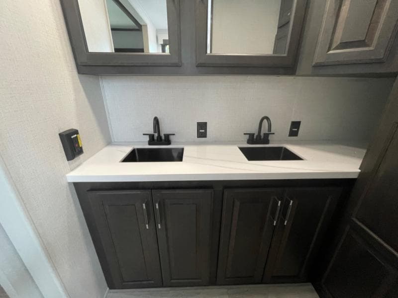 2025 Keystone RV 2025 Keystone RV Alpine - thumbnail 37