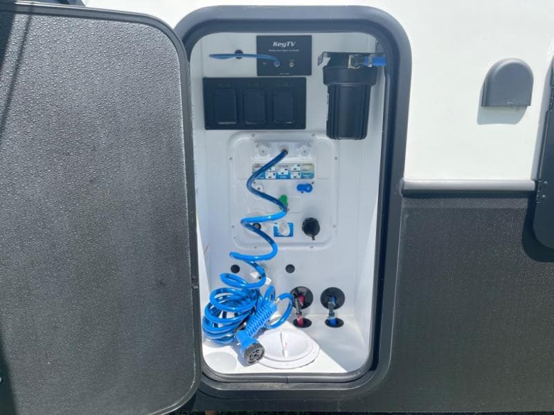 2025 Keystone RV 2025 Keystone RV Alpine - thumbnail 5