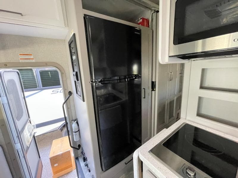 2024 Thor Motor Coach 2024 Thor Motor Coach Quantum - thumbnail 13