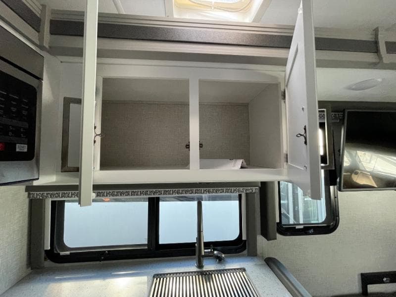 2024 Thor Motor Coach 2024 Thor Motor Coach Quantum - thumbnail 18