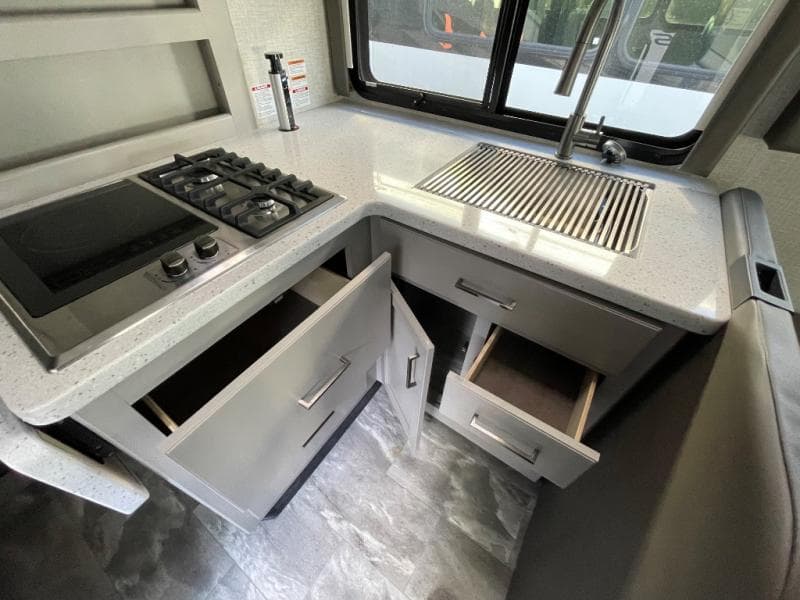 2024 Thor Motor Coach 2024 Thor Motor Coach Quantum - thumbnail 22