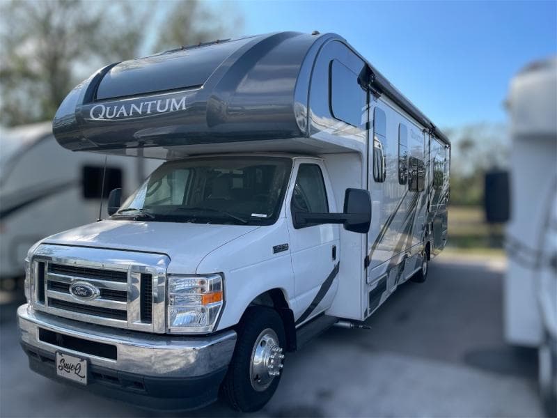 2024 Thor Motor Coach 2024 Thor Motor Coach Quantum - thumbnail 4