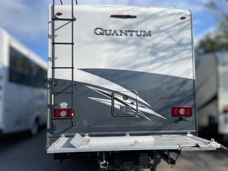 2024 Thor Motor Coach 2024 Thor Motor Coach Quantum - thumbnail 5