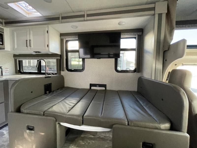 2024 Thor Motor Coach 2024 Thor Motor Coach Quantum - thumbnail 10