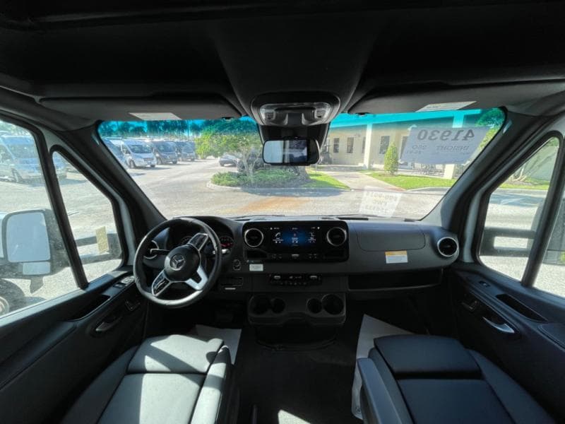 2025 Fleetwood RV 2025 Fleetwood RV Insight - thumbnail 12