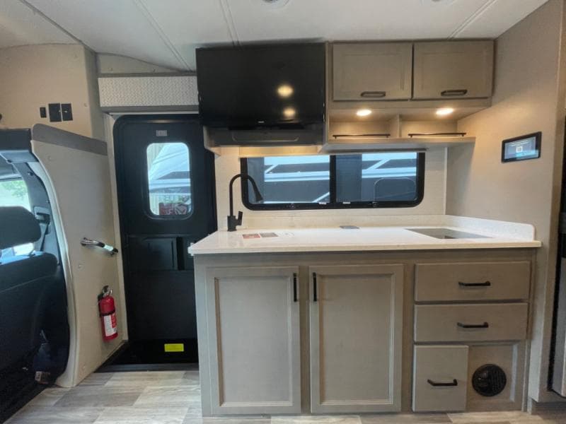 2025 Fleetwood RV 2025 Fleetwood RV Insight - thumbnail 17