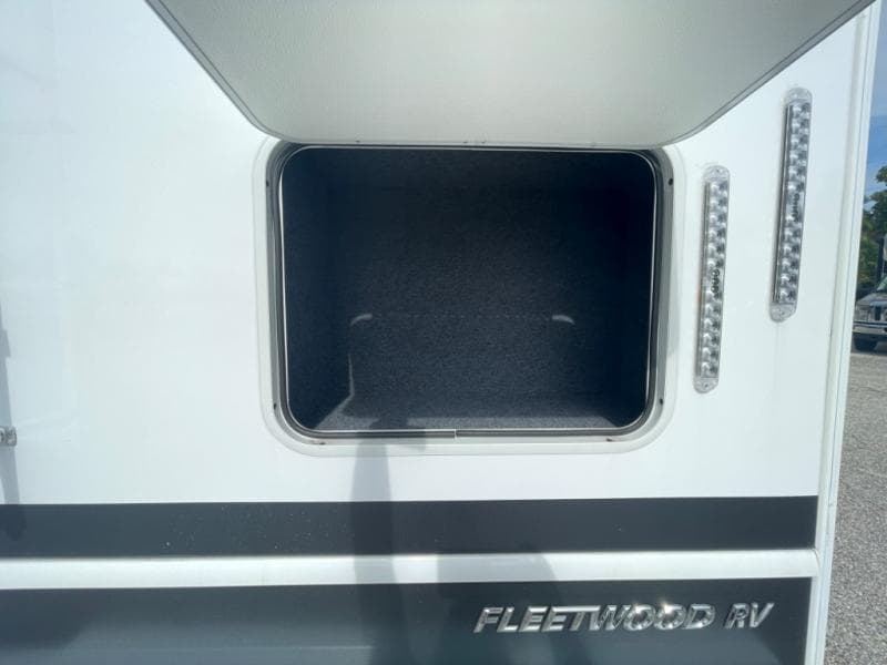 2025 Fleetwood RV 2025 Fleetwood RV Altitude - thumbnail 11