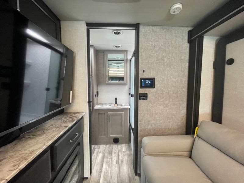 2025 Fleetwood RV 2025 Fleetwood RV Altitude - thumbnail 23