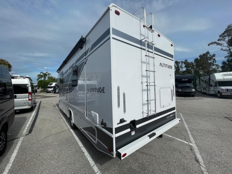 2025 Fleetwood RV 2025 Fleetwood RV Altitude - thumbnail 8