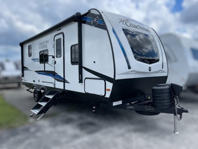 2025 Coachmen 2025 Coachmen Freedom Express Ultra Lite - image 1