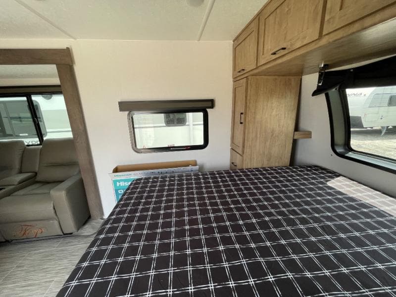 2025 Coachmen 2025 Coachmen Freedom Express Ultra Lite - thumbnail 20