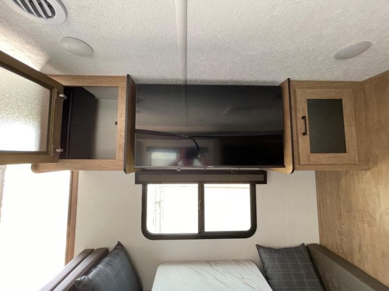 2025 Coachmen 2025 Coachmen Freedom Express Ultra Lite - thumbnail 23