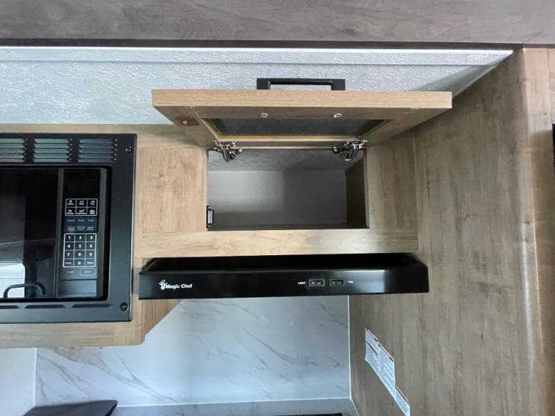 2025 Coachmen 2025 Coachmen Freedom Express Ultra Lite - thumbnail 28